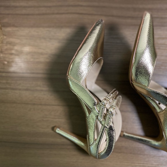 NWOT Kenneth Cole Riley Light Gold Strappy Open Back Heel - Picture 4 of 13